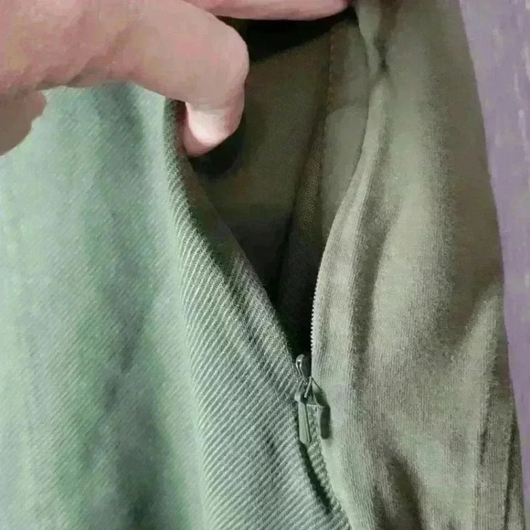 Columbia stretchy pants size 2X army green. Thicker material than leggings. - Picture 2 of 6